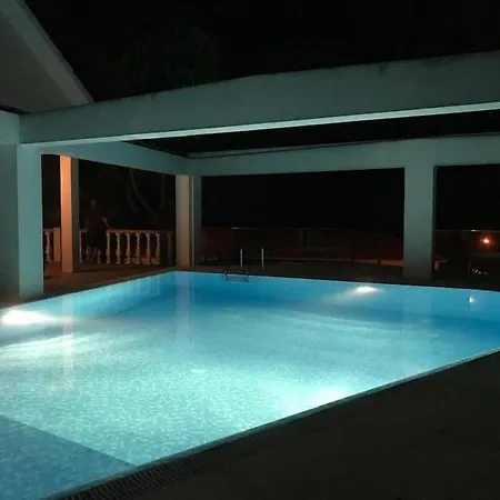 Ocean T1 Vista Mar E Piscina Em Varadouro Faial *