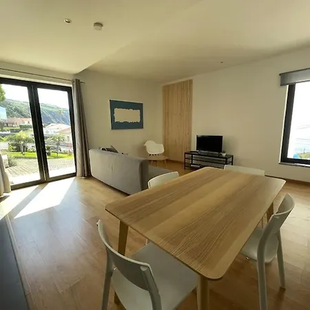 Ocean T1 Vista Mar E Piscina Em Varadouro Faial * Capelo