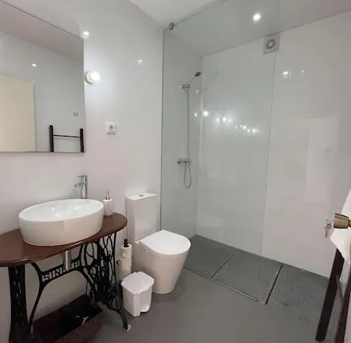 Ocean T1 Vista Mar E Piscina Em Varadouro Faial Apartament