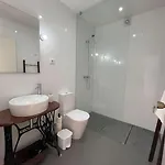 Ocean T1 Vista Mar E Piscina Em Varadouro Faial 公寓