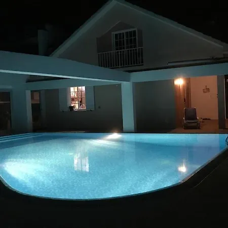 Ocean T1 Vista Mar E Piscina Em Varadouro Faial * Capelo