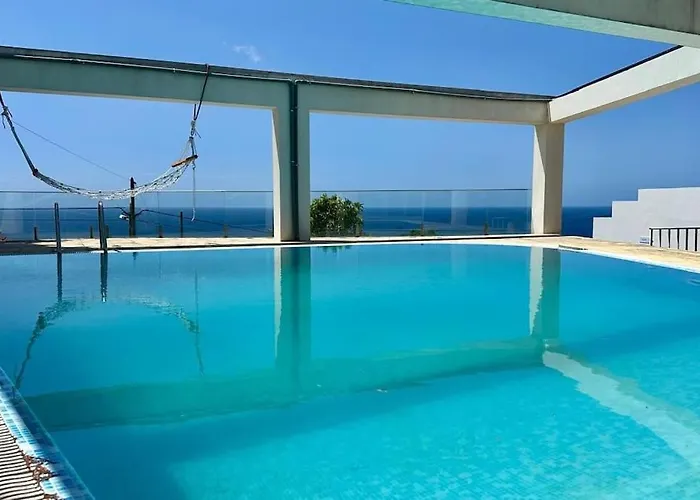 Daire Ocean T1 Vista Mar E Piscina Em Varadouro Faial