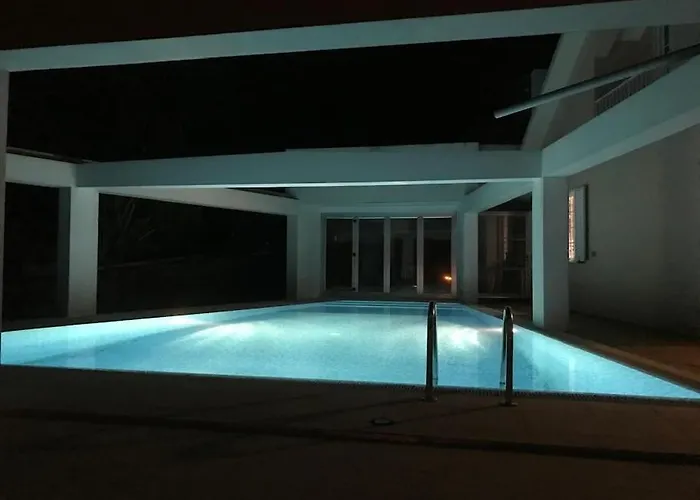 Daire Ocean T1 Vista Mar E Piscina Em Varadouro Faial Capelo